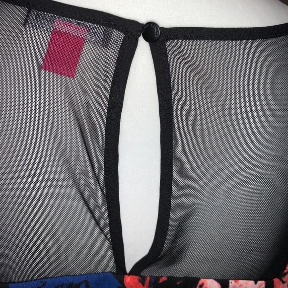 NWT Vince Camuto Black Floral Mesh Yoke Blouse - Picture 6 of 7